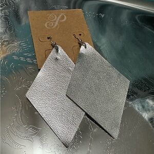 PLUNDER “BRIGHTON” FAUX LEATHER SILVER DIAMOND DROP EARRINGS - BRAND NEW!